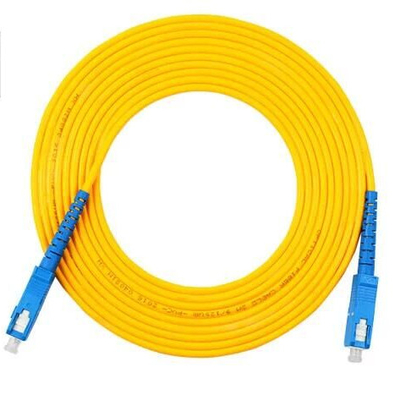 FTTH 탄력적이 0.9 밀리미터 금속은 SC / LC / FC 연결기와 광 패치 코드를 강탈했습니다