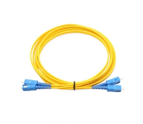 FTTH 탄력적이 0.9 밀리미터 금속은 SC / LC / FC 연결기와 광 패치 코드를 강탈했습니다